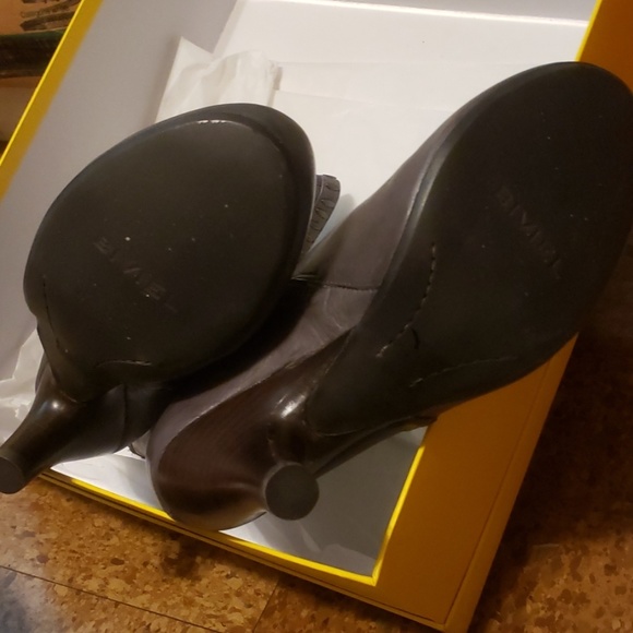 EUC Booties - Picture 4 of 4